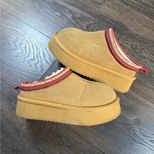 Light Brown Platform Ugg Tasmans Women’s Shoe